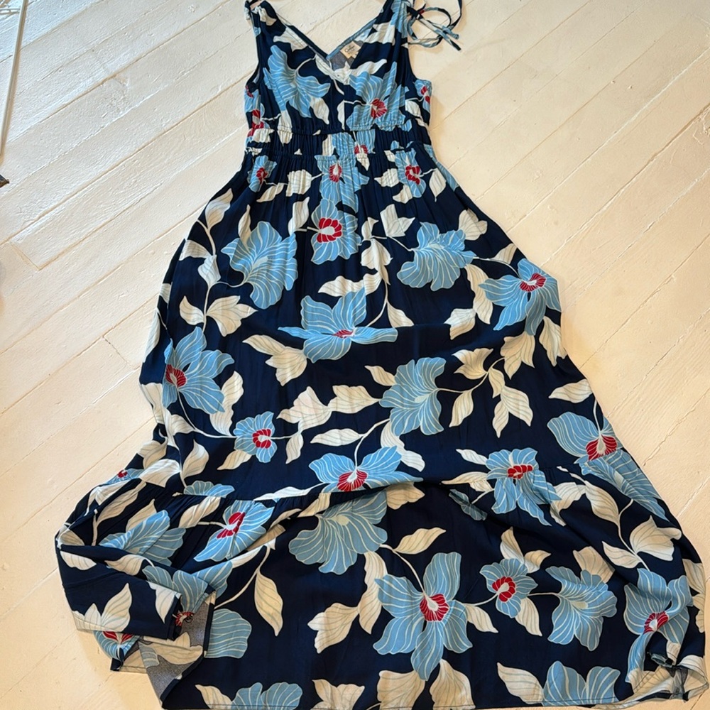 Jessica Simpson Blue Floral Dress• Size Medium.